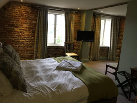 The Leicester Arms Hotel