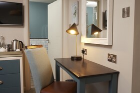 Feathers Inn