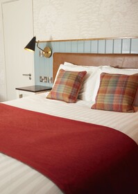 Feathers Inn