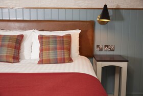 Feathers Inn
