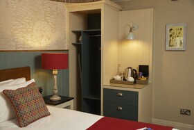 Feathers Inn