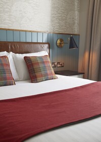 Feathers Inn