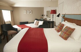 Feathers Inn