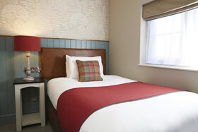 Feathers Inn