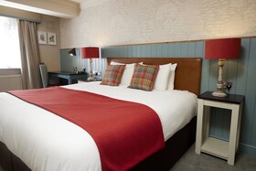 Feathers Inn