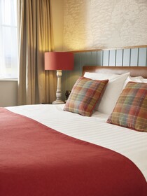 Feathers Inn