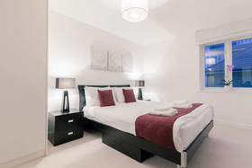 The Hurley by Roomspace Apartments
