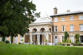 Oatlands Park