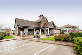 Premier Inn Doncaster Lakeside