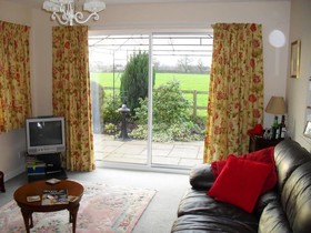 Fernlea Cottage Bed & Breakfast
