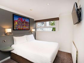 Mercure Chester Abbots Well