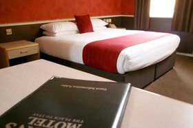 Damon's Hotel