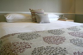 Damon's Hotel