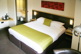 Damon's Hotel