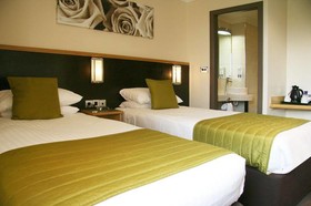 Damon's Hotel