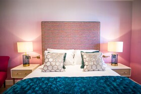 Dewars Restaurant & Rooms