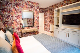 Dewars Restaurant & Rooms