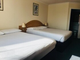 Days Inn by Wyndham Watford Gap
