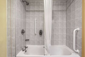 Days Inn by Wyndham Watford Gap