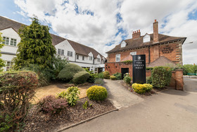 Swan's Nest Hotel