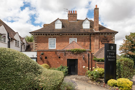 Swan's Nest Hotel