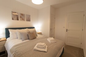 Crescent House Apartments