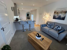 Crescent House Apartments