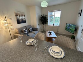 Crescent House Apartments