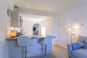 Crescent House Apartments