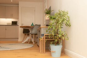 Crescent House Apartments