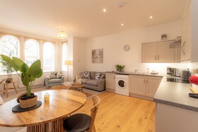 Crescent House Apartments