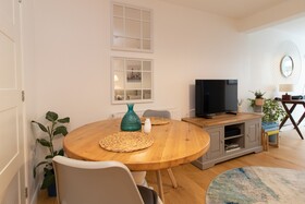 Crescent House Apartments