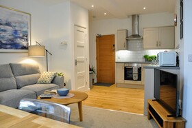 Crescent House Apartments