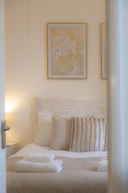 Crescent House Apartments