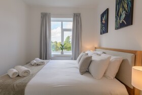 Crescent House Apartments