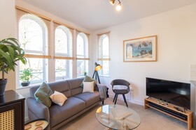 Crescent House Apartments