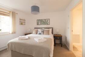 Crescent House Apartments