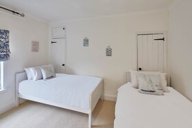 Host & Stay The Alby