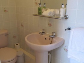 Broadlands Guest House