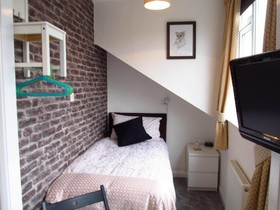 Broadlands Guest House