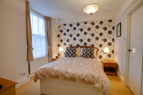Broadlands Guest House