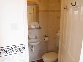 Broadlands Guest House