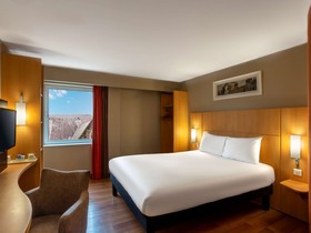 ibis Belfast Queens Quarter