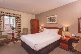 Malone Lodge Hotel & Apartments