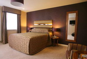 Malone Lodge Hotel & Apartments