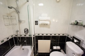 Malone Lodge Hotel & Apartments