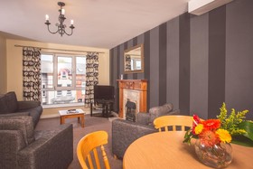 Malone Lodge Hotel & Apartments