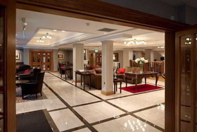 Malone Lodge Hotel & Apartments