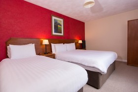 Malone Lodge Hotel & Apartments