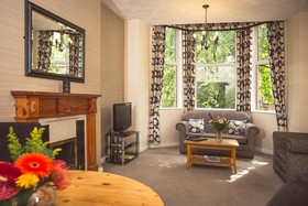 Malone Lodge Hotel & Apartments